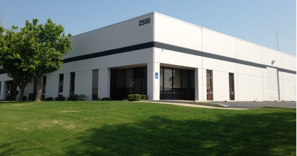 Primary Photo Of 2500 Pegasus Dr, Bakersfield Manufacturing For Lease
