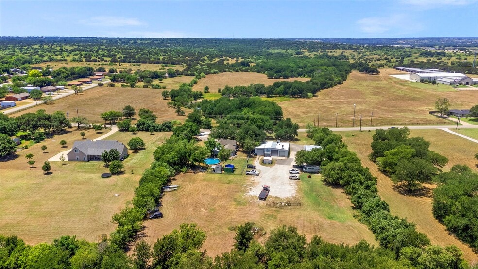 More Photos Of 725 Holmes Dr, Granbury Auto Repair For Sale