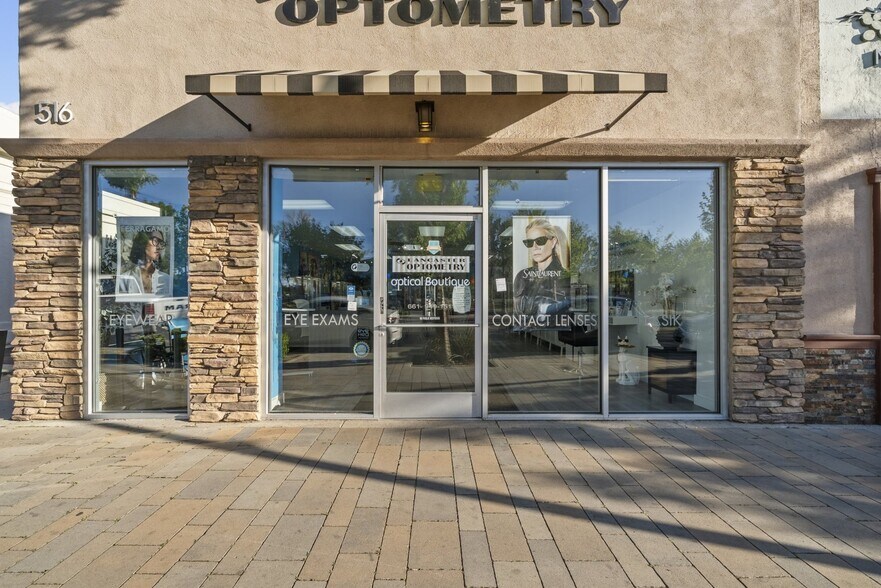 More Photos Of 516 W Lancaster Blvd, Lancaster Freestanding For Lease