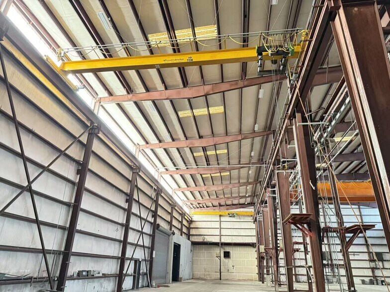 More Photos Of 9021 Ley Rd, Houston Warehouse For Lease