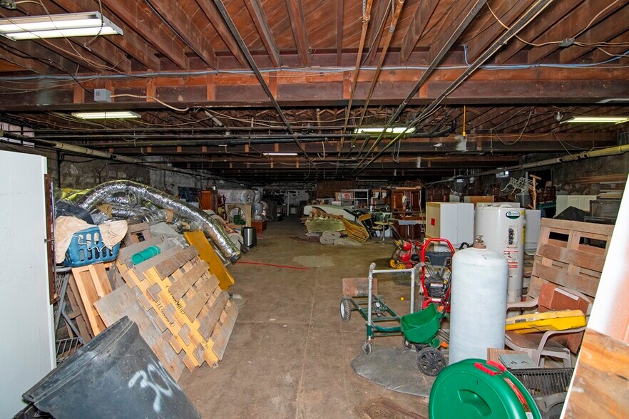 More Photos Of 207 S Heber St, Beckley Office For Sale