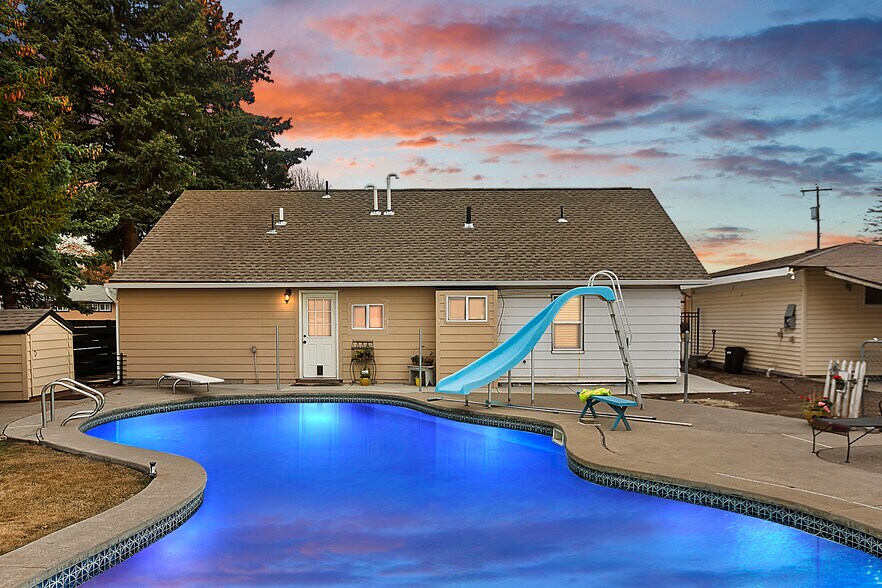 More Photos Of 101 N Evergreen Rd, Spokane Office For Lease