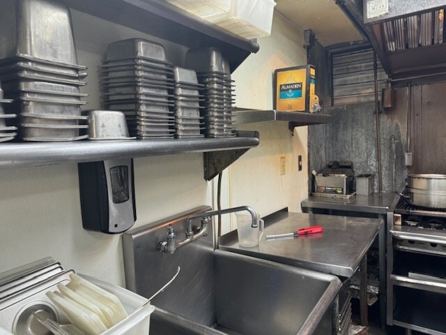 More Photos Of 1834 Shelburne Rd, South Burlington General Retail For Sale