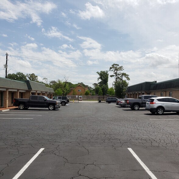 More Photos Of 1111 Gessner Rd, Houston Medical For Lease