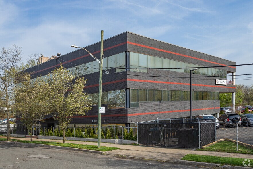 More Photos Of 260 Christopher Ln, Staten Island Medical For Lease
