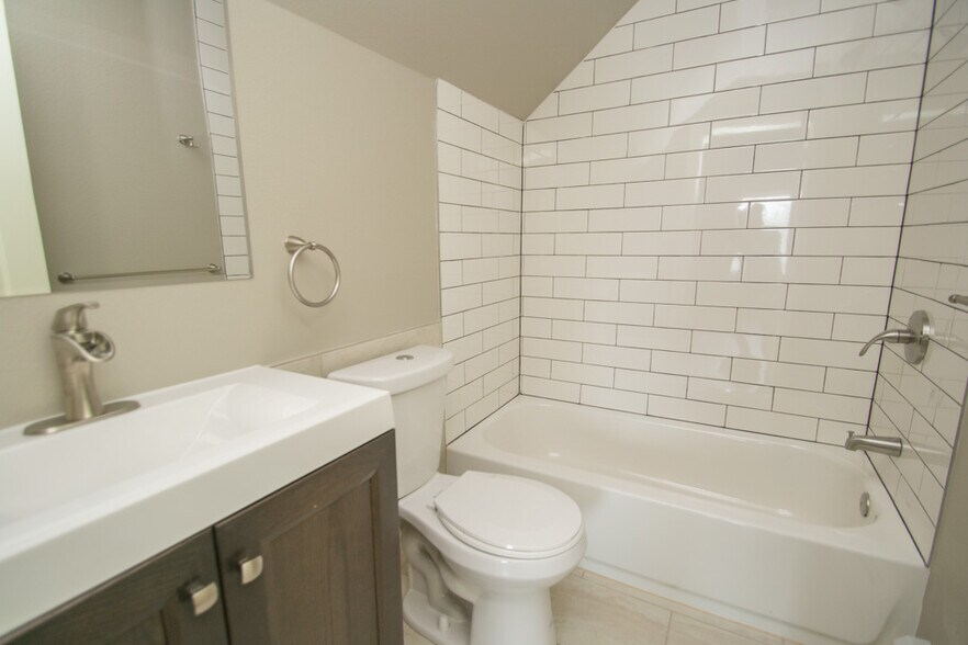 More Photos Of 1806 17th St, Boulder Apartments For Sale