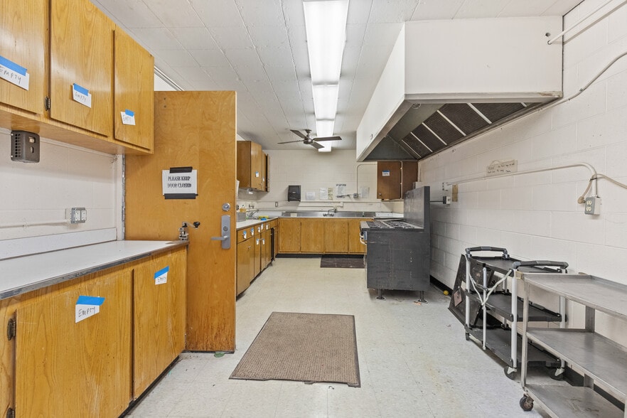 More Photos Of 26123 McDonald St, Dearborn Heights Religious Facility For Lease