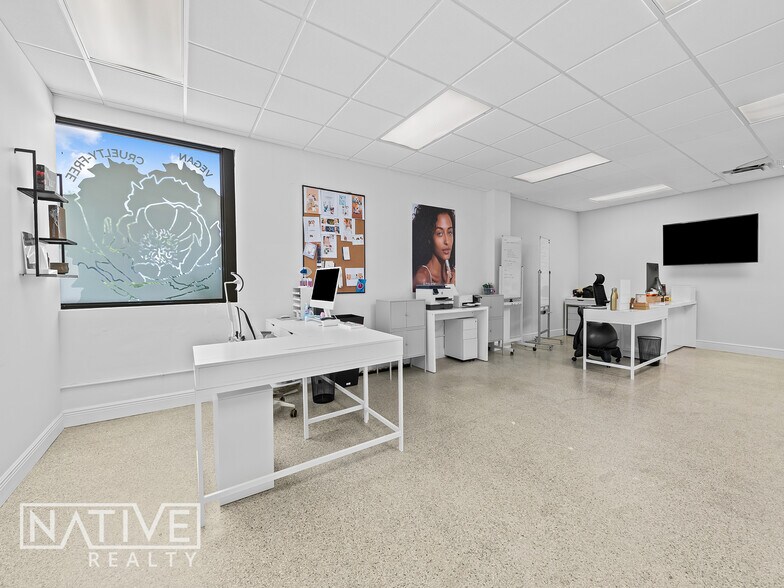 More Photos Of 700 NE 13th St, Fort Lauderdale Freestanding For Sale