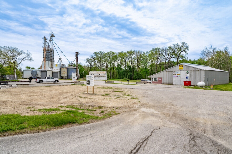 Primary Photo Of 10199 S Wayne Rd, Warren Showroom For Sale