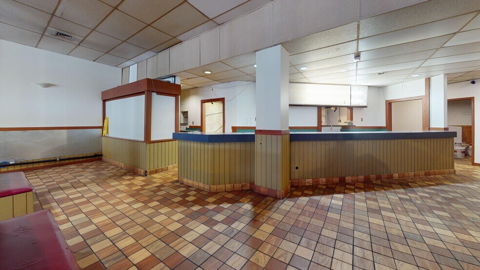 More Photos Of 100-114 W Wishkah St, Aberdeen General Retail For Lease
