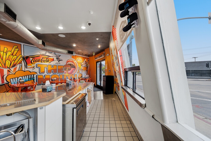 More Photos Of 4017 W Riverside Dr, Burbank Storefront Retail Office For Lease