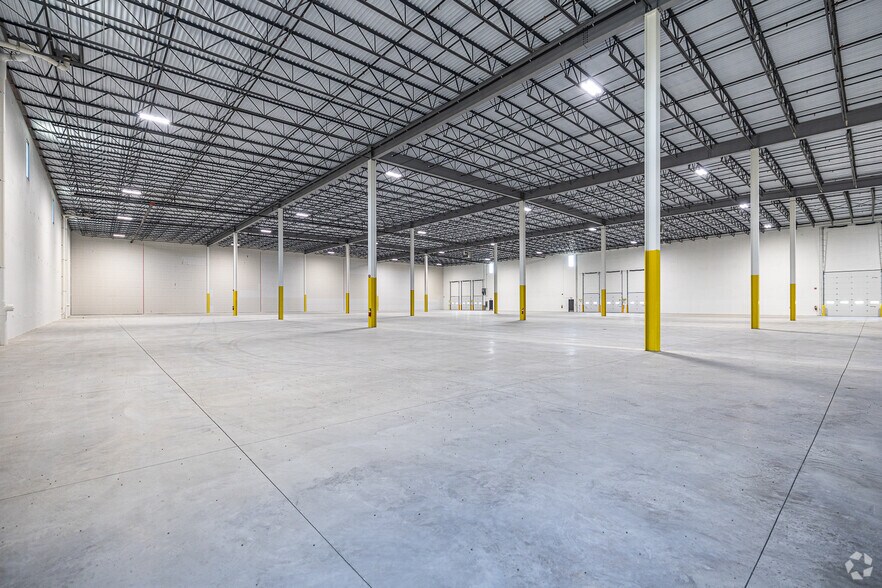 More Photos Of 13301 4 Mile Rd, Caledonia Warehouse For Lease