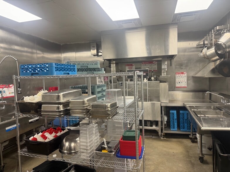 More Photos Of 661 US Highway 1, North Palm Beach Storefront Retail Office For Sale