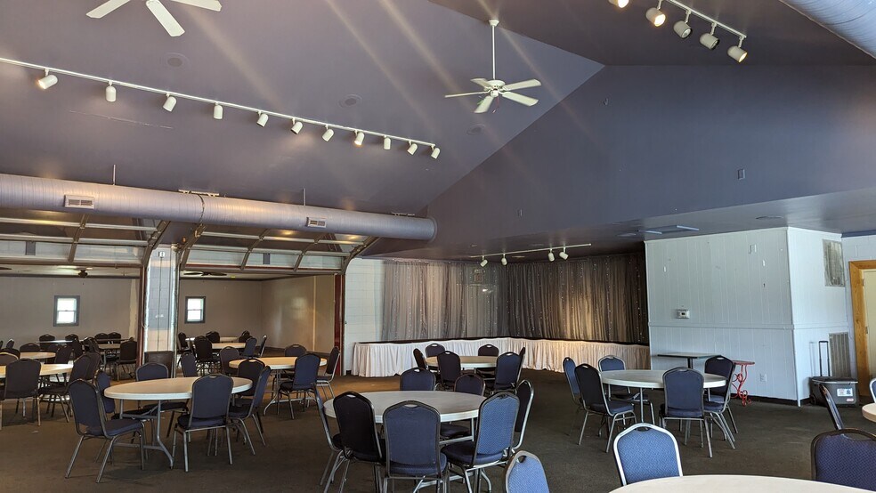 More Photos Of 192 E Main St, Lexington Restaurant For Sale