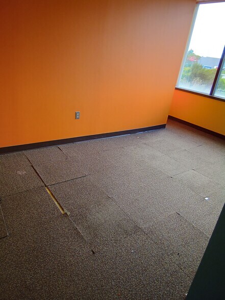 More Photos Of 15 Matthews St, Goshen Office For Sale