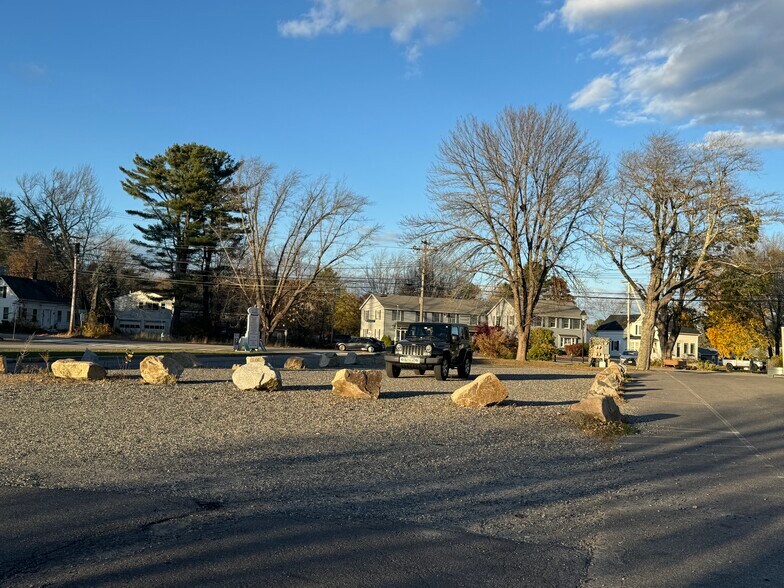 More Photos Of 173 Port Rd, Kennebunk Freestanding For Sale