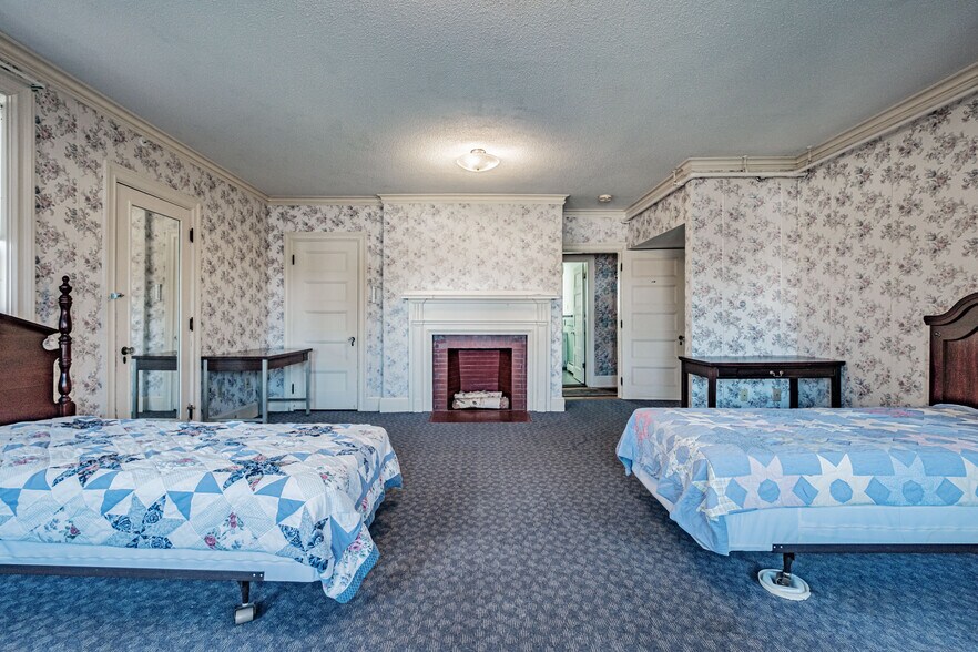 More Photos Of 257 South St, Biddeford Specialty For Sale