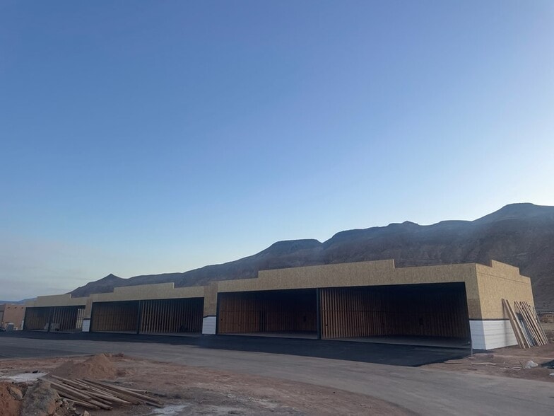 More Photos Of 1403 W 4490 S, Hurricane Airplane Hangar For Sale