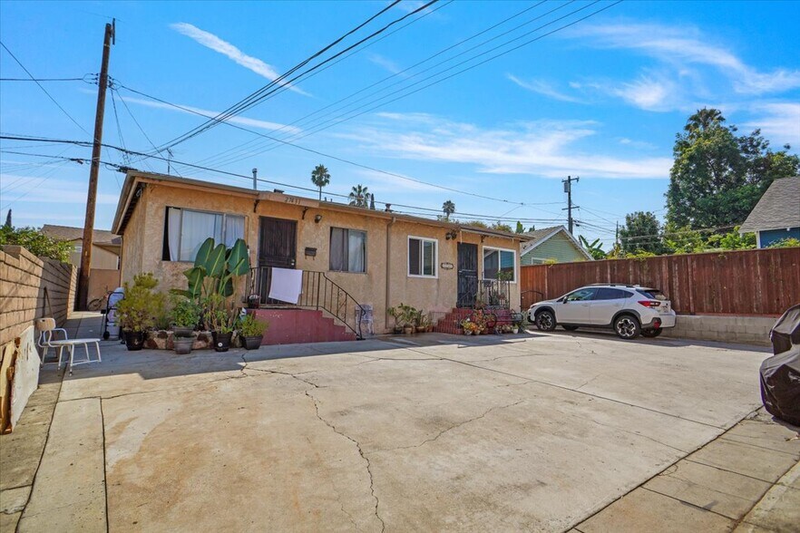 More Photos Of 2737 Avenue 30, Los Angeles Apartments For Sale