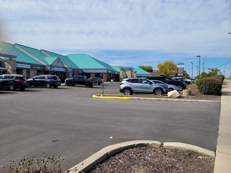 More Photos Of 2301-2359 Silvernail Rd, Pewaukee General Retail For Sale