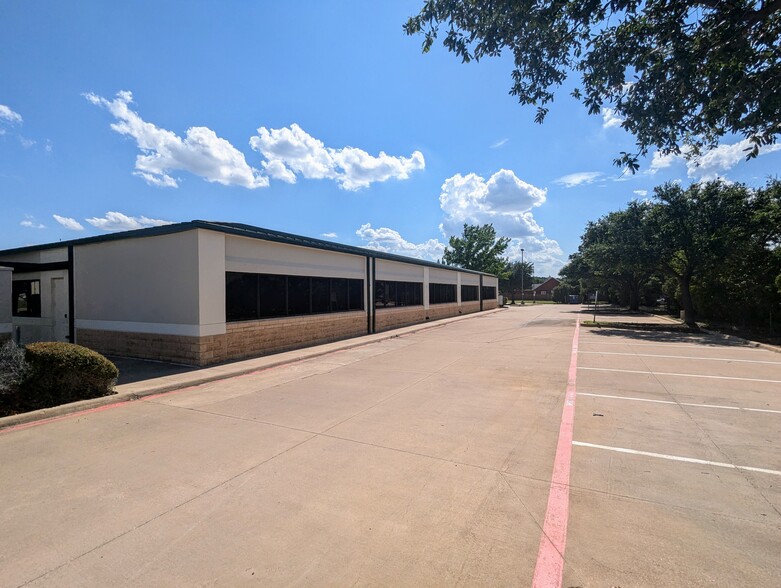 More Photos Of 3600 William D Tate Ave, Grapevine Medical For Lease