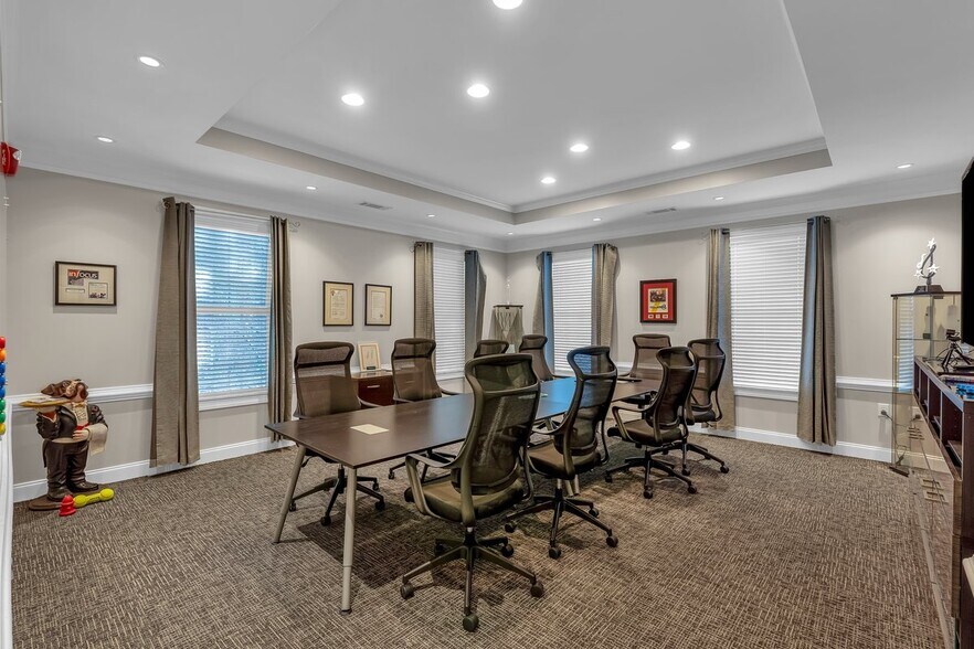 More Photos Of 3104 Creekside Village Dr NW, Kennesaw Loft Creative Space For Sale