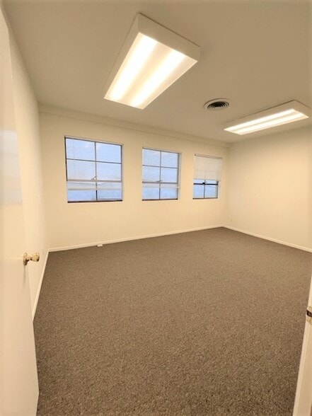 More Photos Of 6210 Wilshire Blvd, Los Angeles Office For Lease