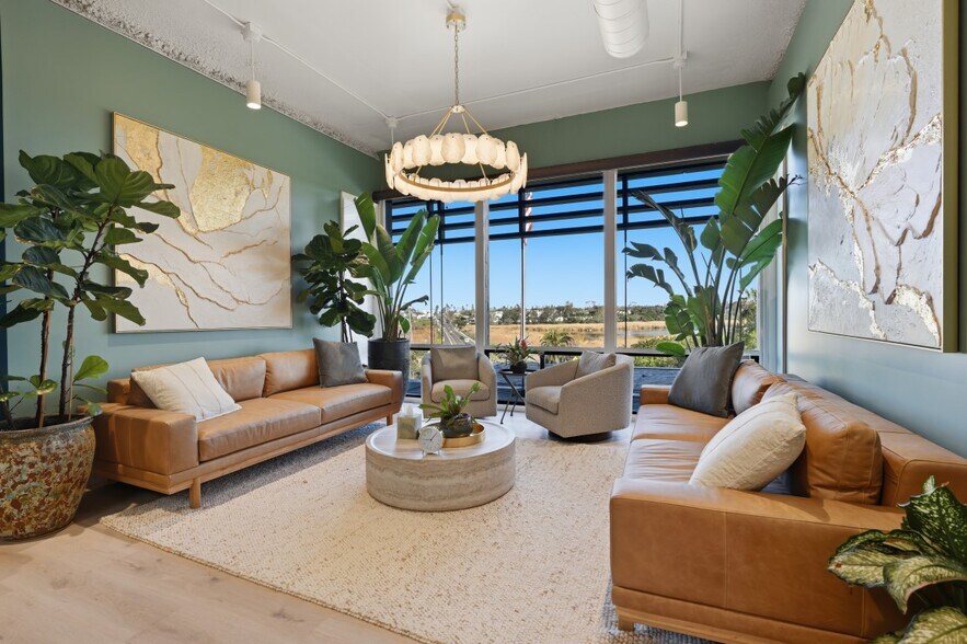 More Photos Of 2333 State St, Carlsbad Medical For Sale