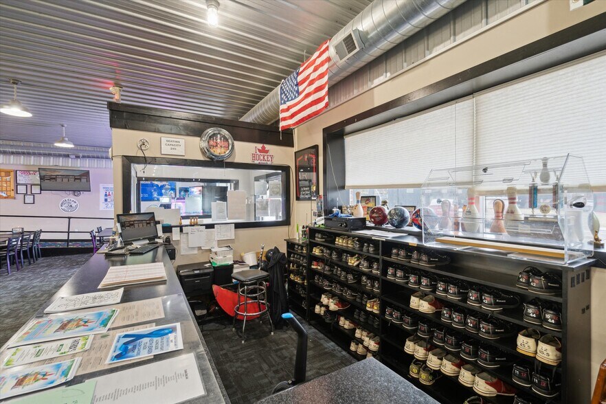 More Photos Of 142 N Saginaw St, Chesaning Bowling Alley For Sale