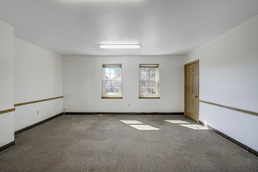 More Photos Of 136 W Lancaster Ave, Paoli Medical For Lease