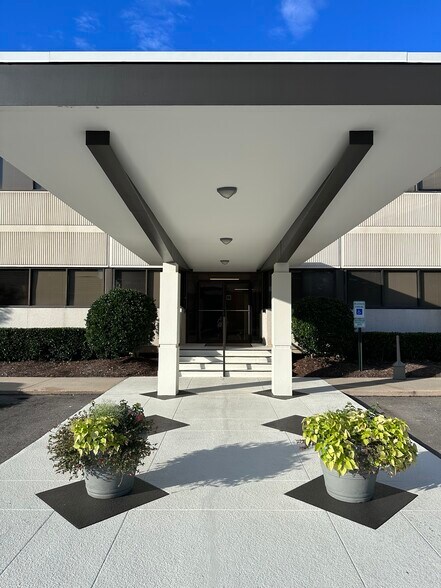 More Photos Of 4000 Wake Forest Rd, Raleigh Medical For Lease