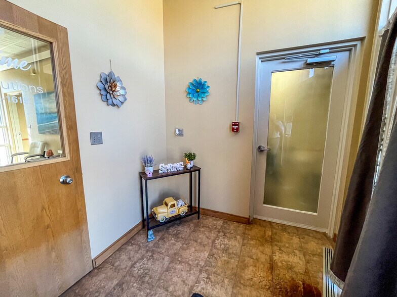 More Photos Of 2001 7th St, Rapid City Office For Sale