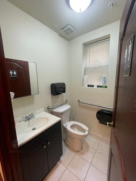 More Photos Of 251 E 5th St, Brooklyn Office Residential For Lease