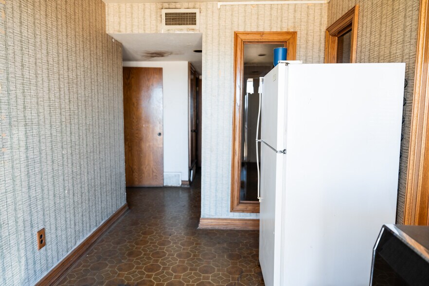 More Photos Of 1630 N Interstate 35 E, Lancaster Flex For Sale