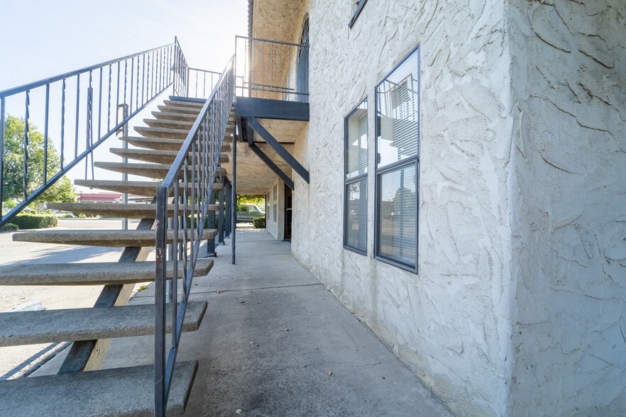 More Photos Of 825 9th St, Marysville Medical For Lease