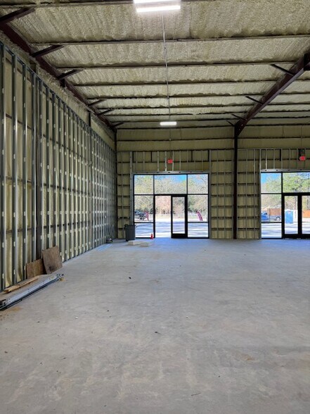 More Photos Of 1316 Sendera Ranch Dr, Magnolia General Retail For Lease