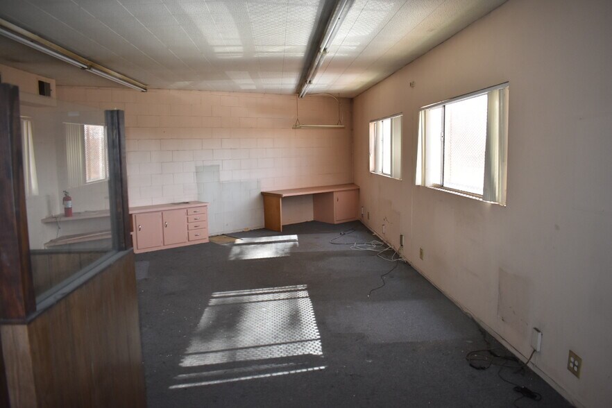 More Photos Of 7848-7856 Salt Lake Ave, Huntington Park Manufacturing For Sale