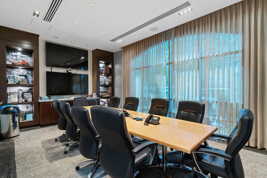 More Photos Of 181 E Warm Springs Rd, Las Vegas Office For Lease