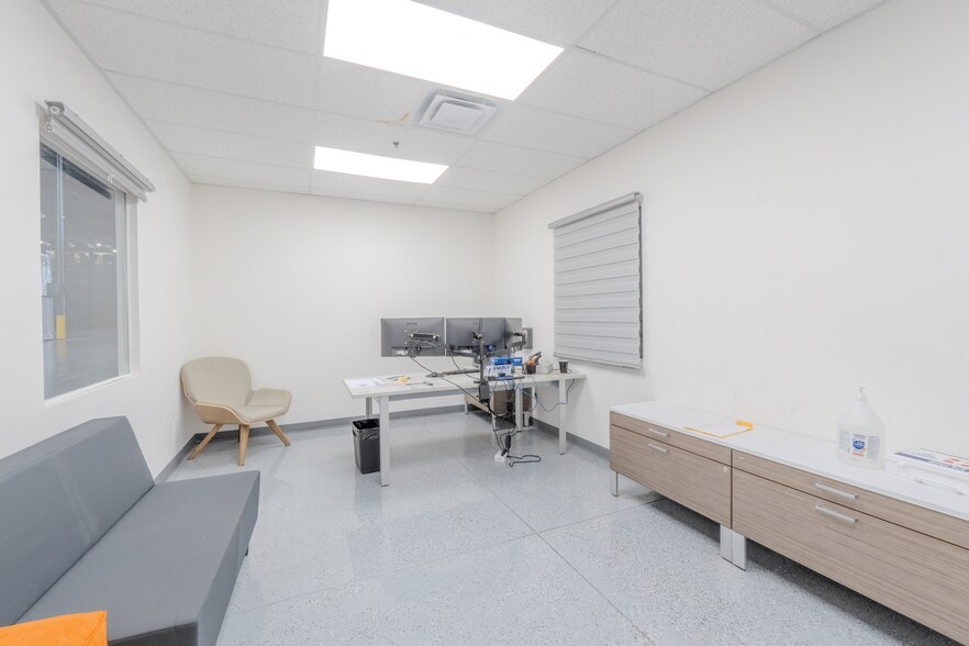 More Photos Of 777 Rue Turnbull, Beauharnois Industrial For Lease