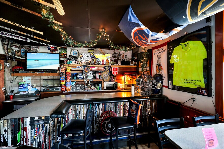 More Photos Of 2926 N Monroe St, Spokane Bar For Sale