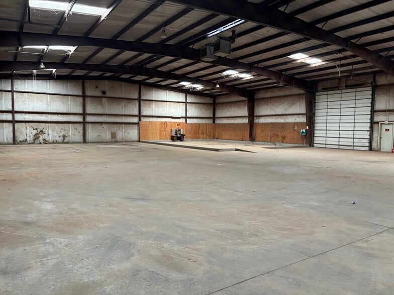 More Photos Of 935 FM168, Olton Warehouse For Sale