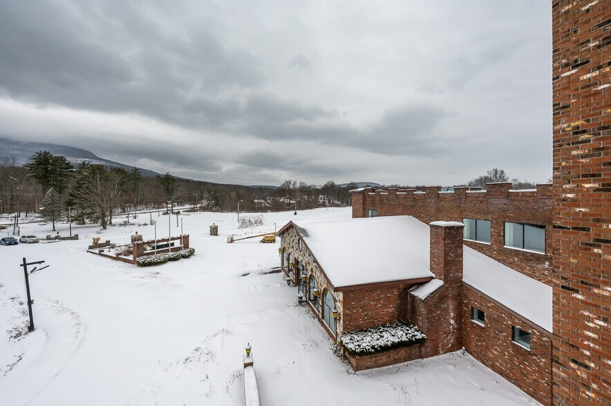More Photos Of 4858 Route 32, Catskill Hotel For Lease