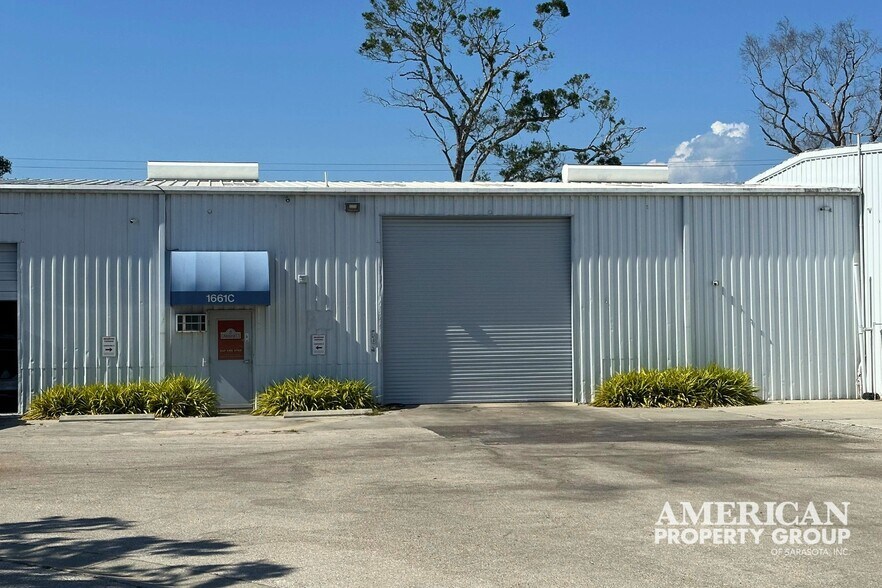 More Photos Of 1657 University Pky, Sarasota Unknown For Lease