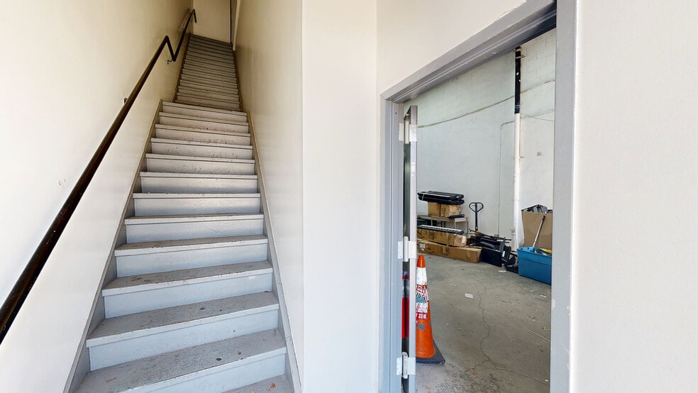 More Photos Of 3718 57th St, Woodside Distribution For Sale