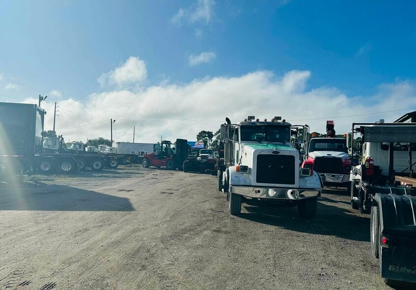 More Photos Of 2510 US 27, Avon Park Auto Repair For Sale