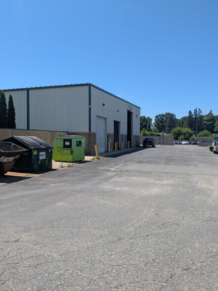 More Photos Of 12801 Silver Lake Rd, Brighton Manufacturing For Sale