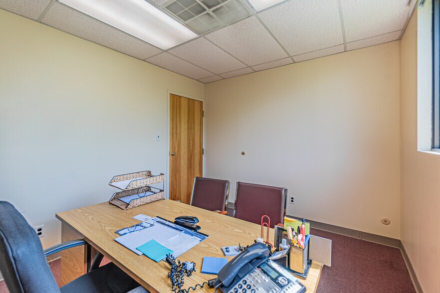 More Photos Of 35-37 Progress St, Edison Medical For Sale
