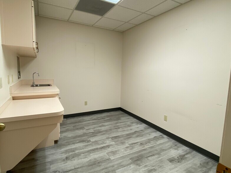 More Photos Of 918 Rolling Acres Rd, Lady Lake Medical For Lease