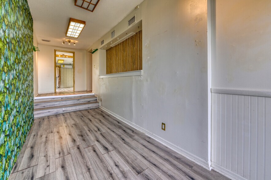 More Photos Of 1328 3rd St N, Jacksonville Beach Office For Lease