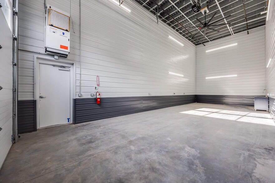 More Photos Of 4390 Regent St, Castle Rock Warehouse For Sale